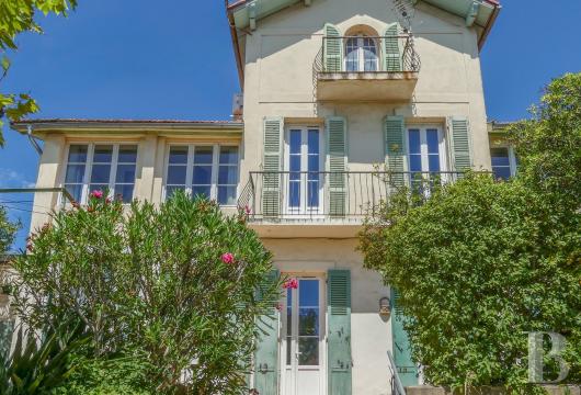 paca - Dans le quartier tranquille de Siblas, à Toulon, une maison de 1890 de 200 m² à rénover avec dépendance et jardin piscinable